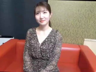 极品小萝莉，户外露出！惊险又刺激！【乔宝快喷啊】胆大包天 在火锅店吃火锅，然后到外面尿尿，卫生间里全裸